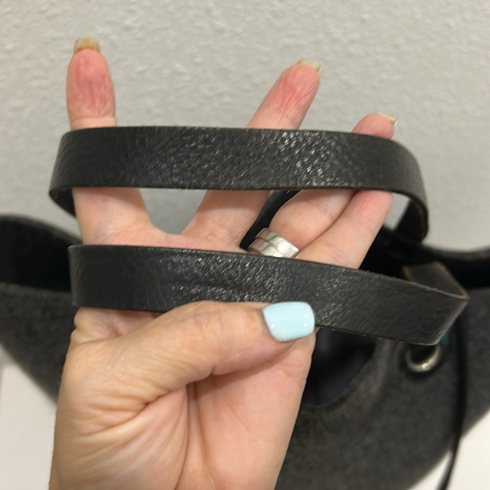 Banana Republic Y2K Wool Large Tote Bag with Leather Straps - Picture 3 of 14